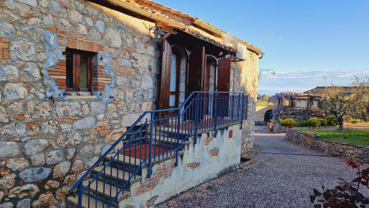 Antico Borgo Poggiarello Guest House มอนเตริจโจนี ภายนอก รูปภาพ